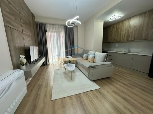 Tirane, shitet apartament 1+1 Kati 14, 89 m² 215.000 € (Rruga e Kavajes)