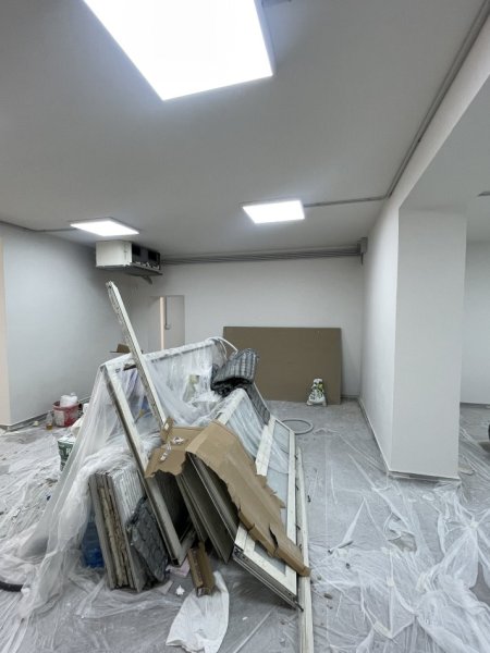 Tirane, jepet me qera ambjent biznesi Kati -1, 116 m² 1.800 € (Vasil shanto)