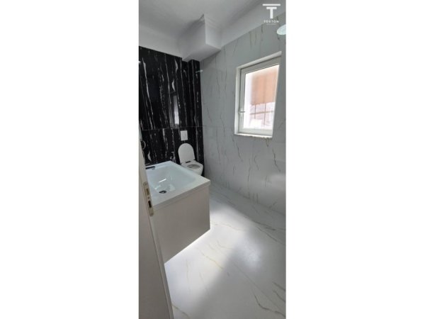 SHITET, APARTAMENT 1+1, ZOGU I ZI, TIRANE. TT2011