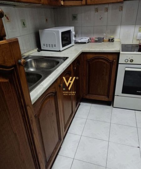 Tirane, jepet me qera apartament 2+1+Ballkon Kati 2, 100 m² 600 € (KOMUNA E PARISIT)