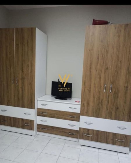 Tirane, jepet me qera apartament 2+1+Ballkon Kati 2, 100 m² 600 € (KOMUNA E PARISIT)