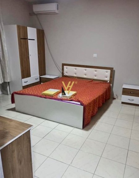 Tirane, jepet me qera apartament 2+1+Ballkon Kati 2, 100 m² 600 € (KOMUNA E PARISIT)