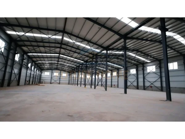 Tirane, jepet me qera magazine Kati 0, 7.783 m² 14.000 € (Autostrada Tiranë-Durrës.)