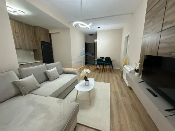 Tirane, shitet apartament 1+1+Ballkon Kati 14, 89 m² 215.000 € (Garden Building, Rruga e Kavajes)