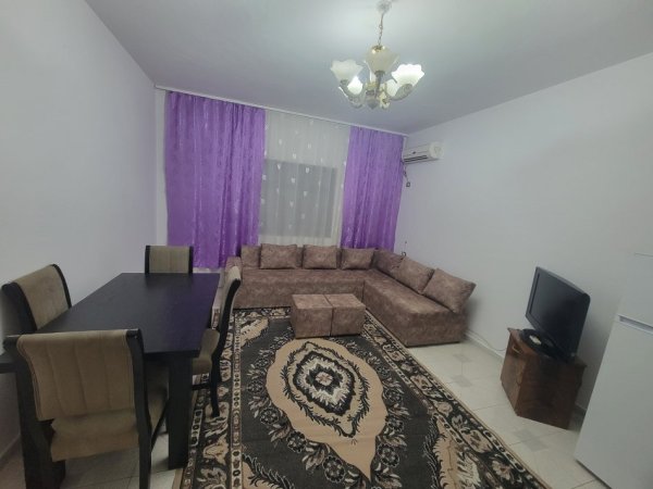 Tirane, jepet me qera shtepi 1+1+Ballkon Kati 2, 77 m² 380 € (Rruga 5 Maj)