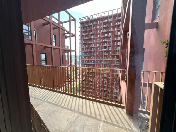 Tirane, shitet apartament 1+1+Ballkon Kati 14, 89 m² 215.000 € (Rruga e Kavajes)