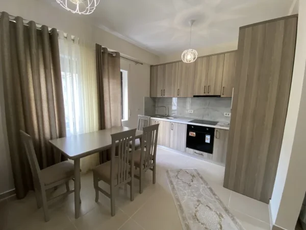 Tirane, Kodra e Diellit 2 QERA 1+1+Parking Kati 4, 65 m² 50.000 Lek (Kodra e Diellit)