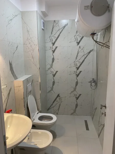Tirane, Kodra e Diellit 2 QERA 1+1+Parking Kati 4, 65 m² 50.000 Lek (Kodra e Diellit)