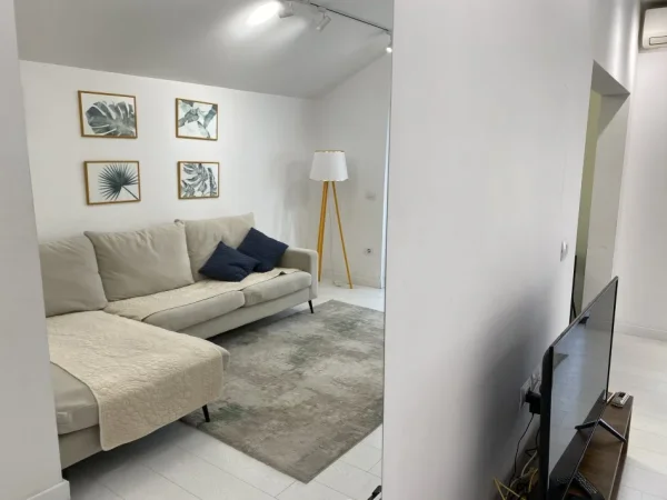 Tirane, Qera apartament 1+1+Aneks+Ballkon Kati 9, 70 m² 550 € (21-Dhjetori)