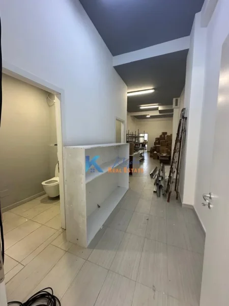Tirane, shitet ambjent biznesi Kati 0, 390 m² 350.000 € (prane SHKOLLES SE KUQE)