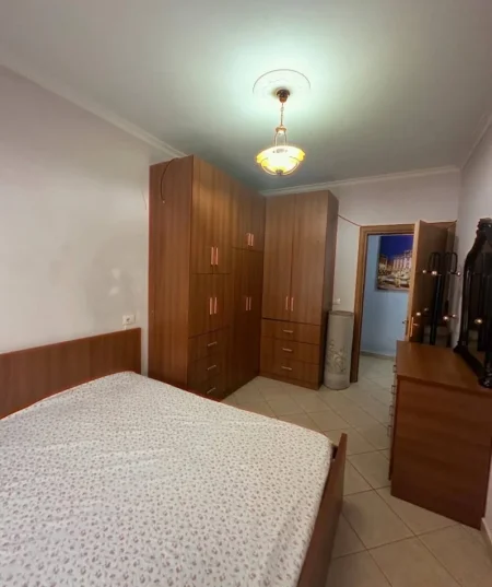 Tirane, jepet me qera apartament 2+1+Ballkon Kati 3, 90 m²450 € (Astir bar artisti)