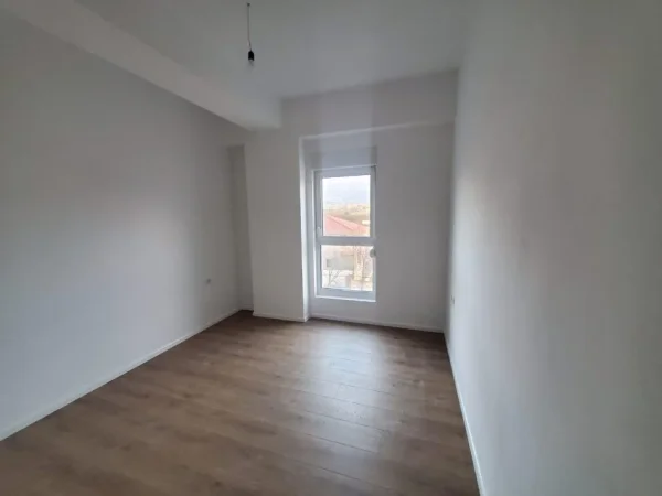 Tirane, shitet apartament 2+1+Aneks+Ballkon Kati 3, 74 m² 125.800 € (Rezidenca kaimi)