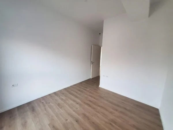 Tirane, shitet apartament 2+1+Aneks+Ballkon Kati 3, 74 m² 125.800 € (Rezidenca kaimi)