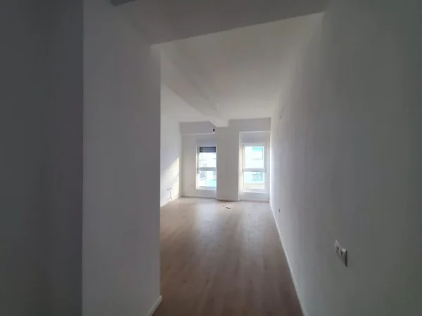Tirane, shitet apartament 2+1+Aneks+Ballkon Kati 3, 74 m² 125.800 € (Rezidenca kaimi)