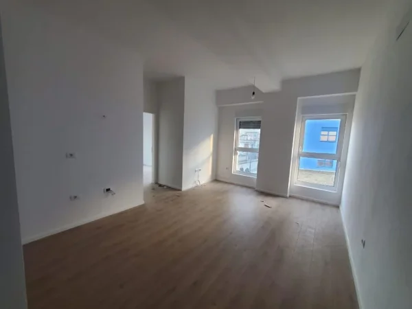 Tirane, shitet apartament 2+1+Aneks+Ballkon Kati 3, 74 m² 125.800 € (Rezidenca kaimi)