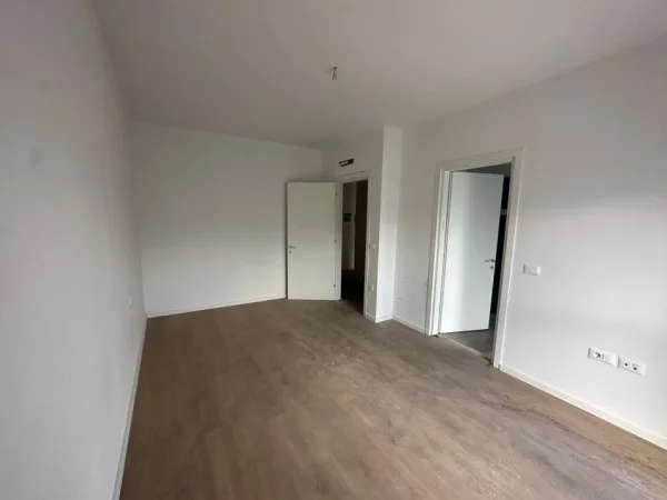Tirane, shitet apartament 2+1+Ballkon Kati 3, 110 m² 176.000 € (Rruga Don Bosko)