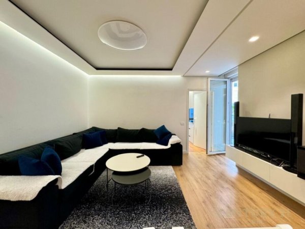 Tirane, jepet me qera apartament Kati 2, 82 m² 750 € 