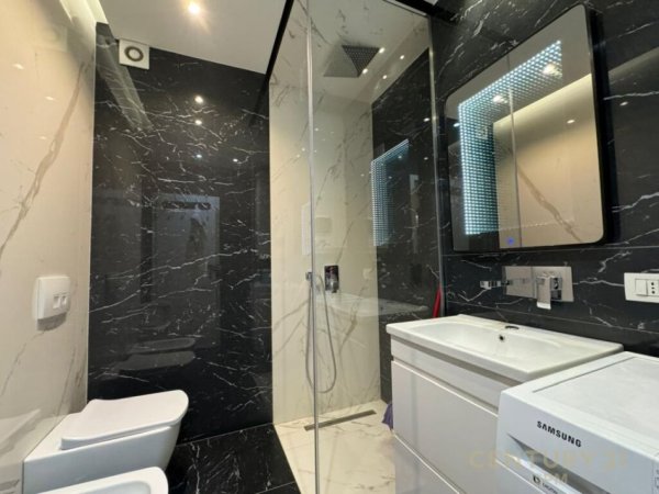 Tirane, jepet me qera apartament Kati 2, 82 m² 750 € 