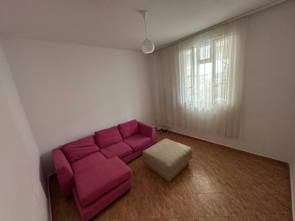 Tirane, jepet me qera apartament 1+1+Ballkon Kati 1, 60 m² 350 € (Zogu I zi)