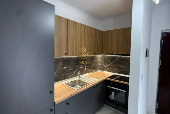 Shkembi Kavajes, shitet apartament 1+1+Ballkon Kati 2, 73 m² 79.000 € (Pas shinave, pallat buze rruge)