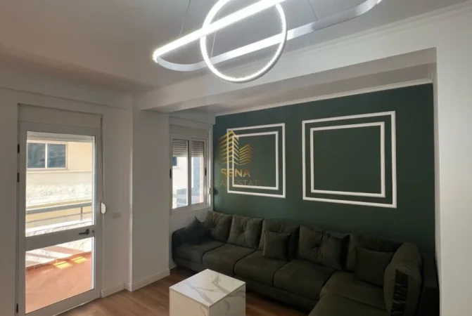 Shkembi Kavajes, shitet apartament 1+1+Ballkon Kati 2, 65 m² 76.000 € (Shkembi i Kavajes, pallat buze rruge)