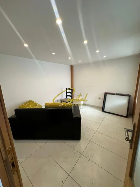 Tirane, jepet me qera dyqan Kati 0, 330 m² 1.400 € (ASTIR)