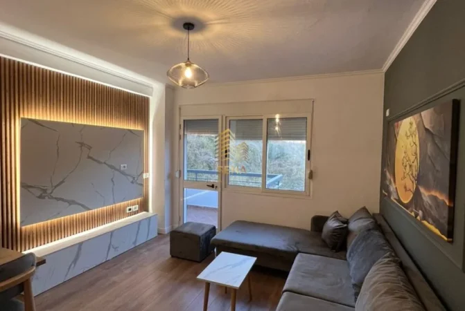 Shkembi Kavajes, shitet apartament 1+1+Ballkon Kati 6, 61 m² 73.000 € (Shkembi i Kavajes, pallat buze rruge)