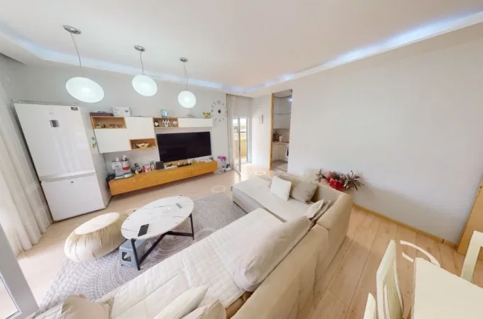 Tirane, shitet apartament 2+1+Aneks+Ballkon Kati 3, 143 m² 250.000 € (liqeni i thate)