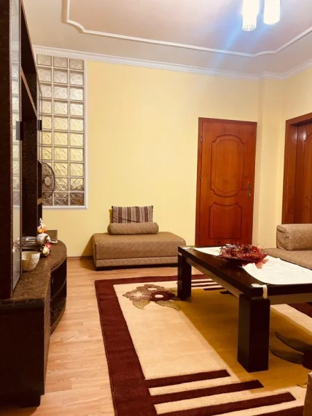 Tirane, jepet me qera apartament 2+1 Kati 2, 105 m² 500 € (Jordan Misja)