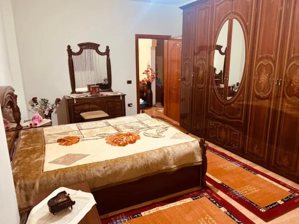 Tirane, jepet me qera apartament 2+1 Kati 2, 105 m² 500 € (Jordan Misja)