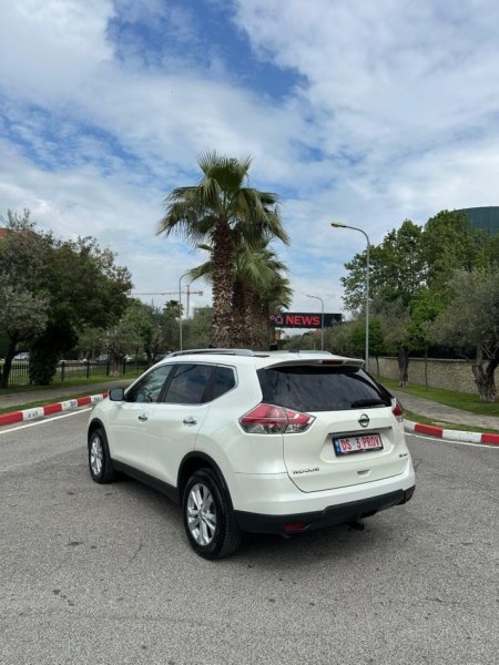 Tirane, shes SUV | Xhip NISSAN ROGUE 2.5 Benzin+Gaz, e bardhë automatik Klima 176.000 km