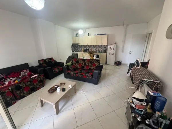 Tirane, shitet apartament 1+1 Kati 3, 84 m² 110.000 € (misto mame)