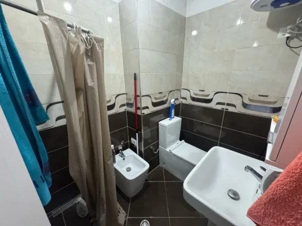 Tirane, shitet apartament 1+1 Kati 3, 84 m² 110.000 € (misto mame)