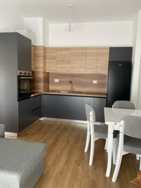 Tirane, jepet me qera apartament 2+1 Kati 7, 70 m² 550 € (ali demi)