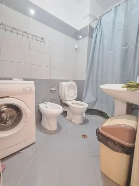 Tirane, jepet me qera apartament 2+1+Aneks+Ballkon , 110 m² 500 € (astir)