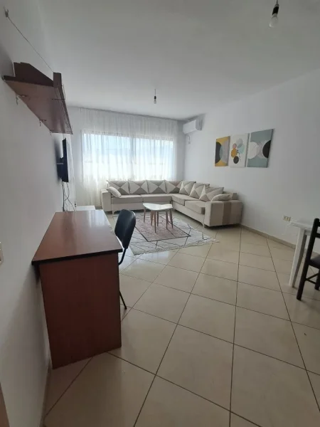 Tirane, jepet me qera apartament 2+1+Aneks+Ballkon , 110 m² 500 € (yzberisht)