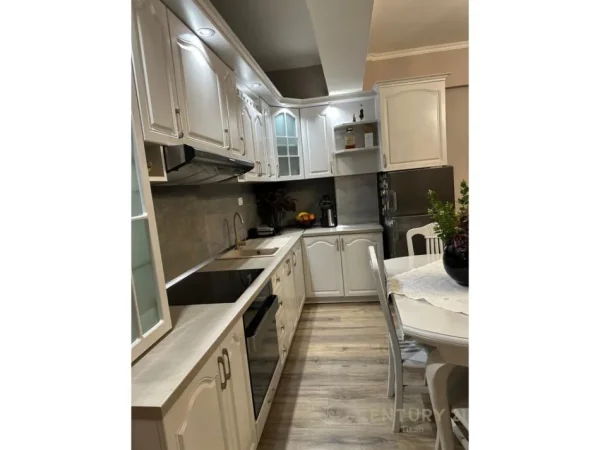 Tirane, shitet apartament Kati 1, 75 m² 120.000 € 
