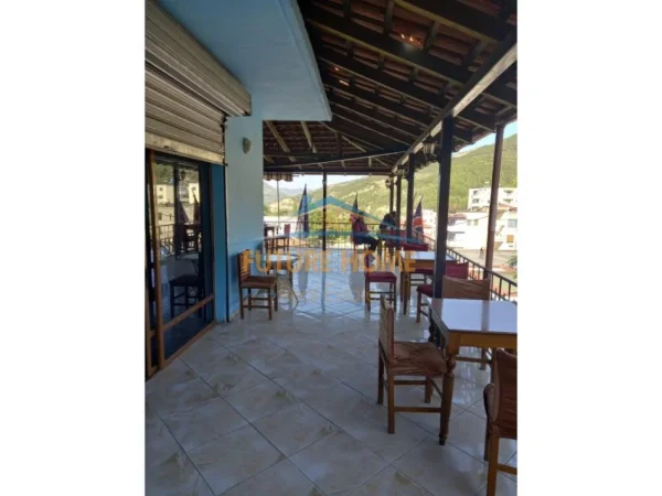 Berat, shitet lokal Kati 2, 280 m² 130.000 € (Rruga 5 Shtator ,Çorovodë)