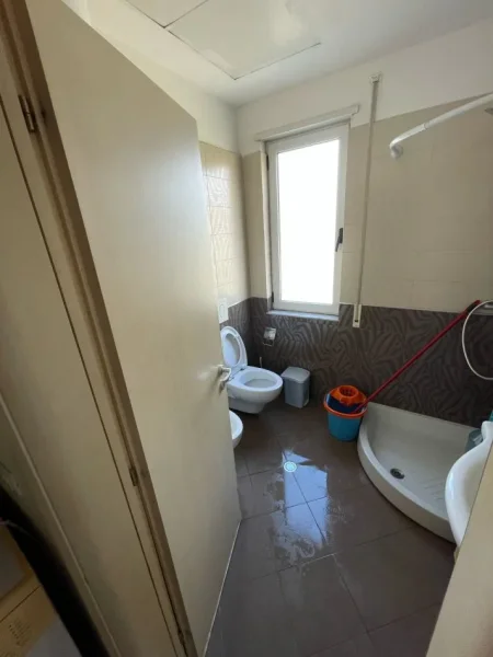 Tirane, jap me qera 2+1+Ballkon Kati 3, 97 m² 450 € (shefqet kuka)