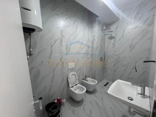 Tirane, jepet me Qira apartamet 1+1 Kati 5, 53 m² (Ali Dem)