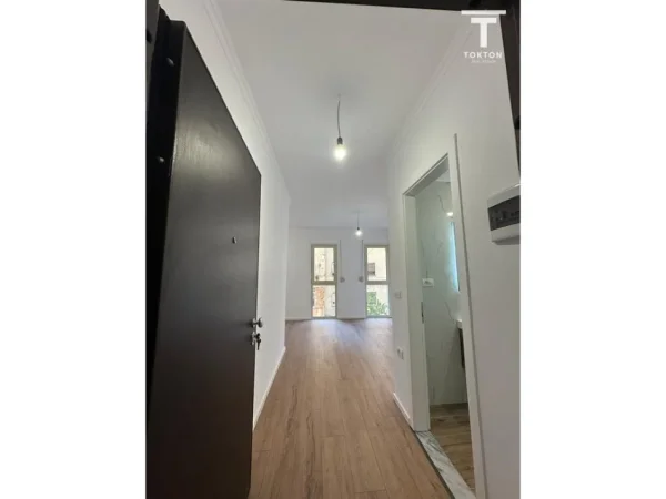 Tirane, shes apartament 1+1 Kati 2, 43 m² 120.000 € (Mine Peza)