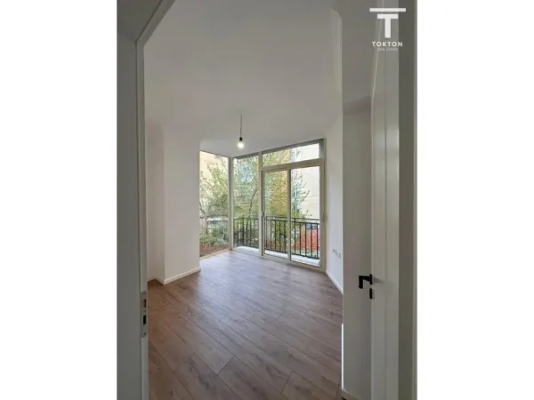 Tirane, shes apartament 1+1 Kati 2, 43 m² 120.000 € (Mine Peza)