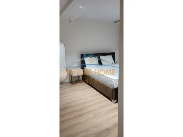 Tirane, jepet me qera apartament 2+1 Kati 1, 93 m² 900 € (Qendër, Tiranë)