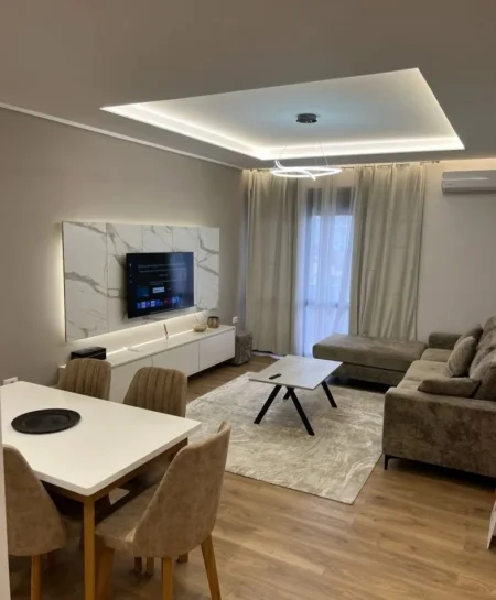 Tirane, jepet me qera 2+1 Kati 3, 85 m² 800 € (Rruga kavajes)