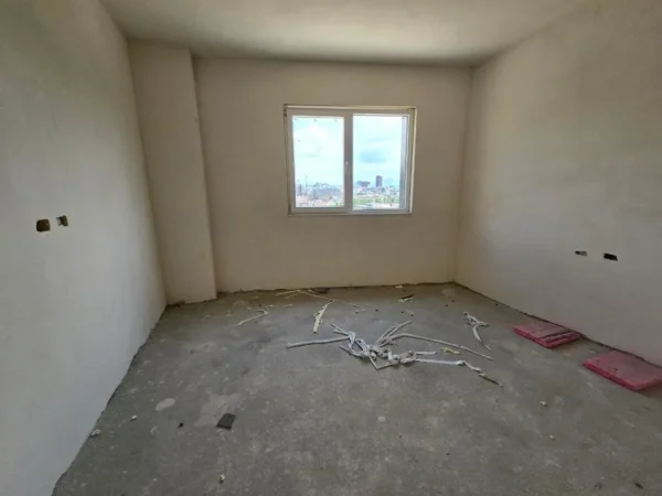 Tirane, shitet apartament 2+1+Ballkon Kati 8, 122 m² 192.000 € (DRITAN HOXHA)