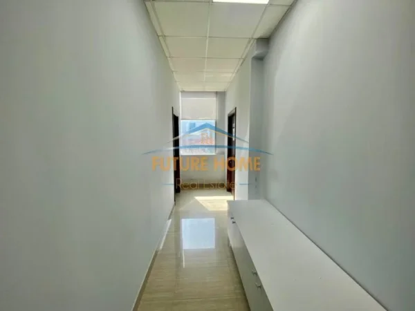 Tirane, shitet ambjent biznesi Kati 0, 640 m² 2.240.000 € (Selvia, Tiranë)