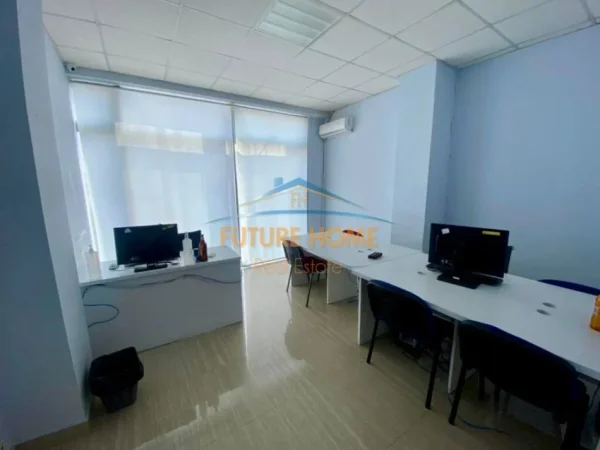 Tirane, shitet ambjent biznesi Kati 0, 640 m² 2.240.000 € (Selvia, Tiranë)
