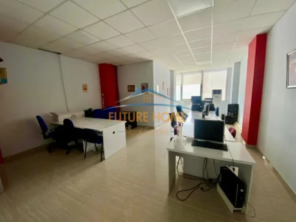 Tirane, shitet ambjent biznesi Kati 0, 640 m² 2.240.000 € (Selvia, Tiranë)