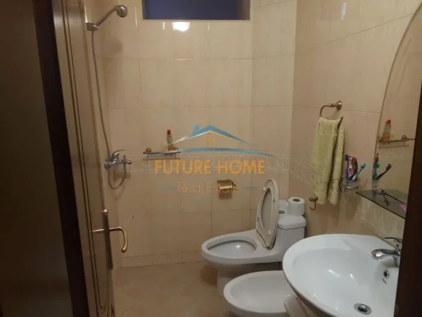 Tirane, jepet me qera apartament 2+1 Kati 2, 110 m² 500 € (Tregu Elektrik)