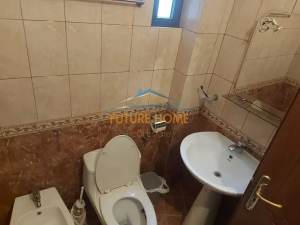 Tirane, jepet me qera apartament 2+1 Kati 2, 110 m² 500 € (Tregu Elektrik)